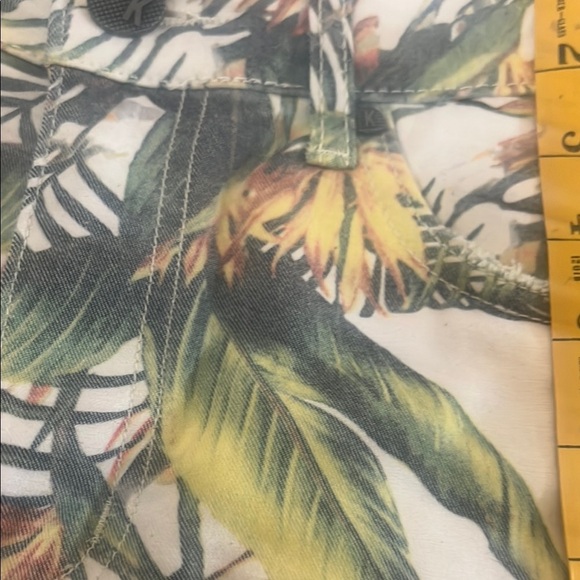 Tropical Print Women's Shorts by KUT - Picture 9 of 9